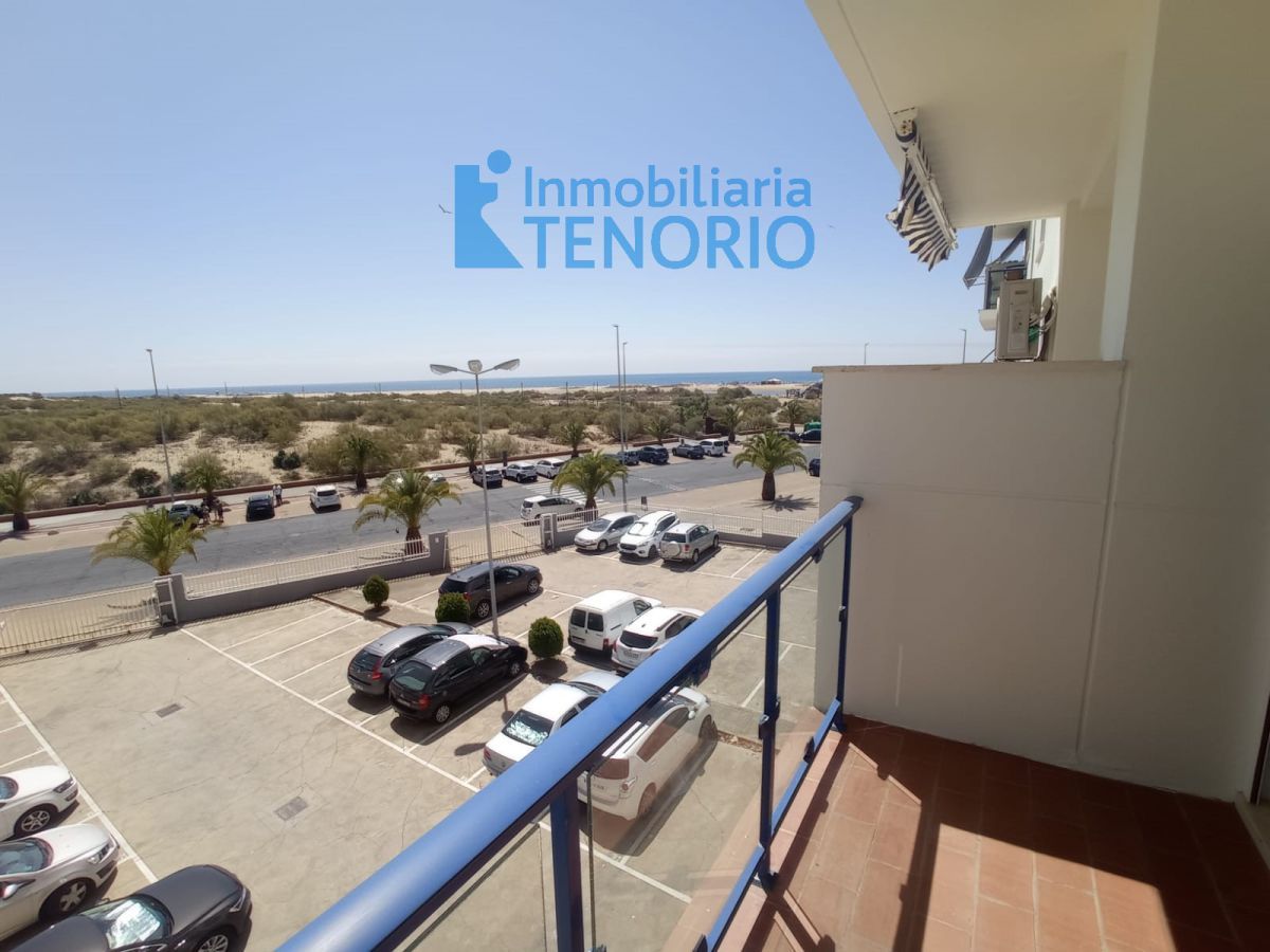 Vista exterior de Apartament en venda en Isla Cristina amb Terrassa, Moblat i Balcó
