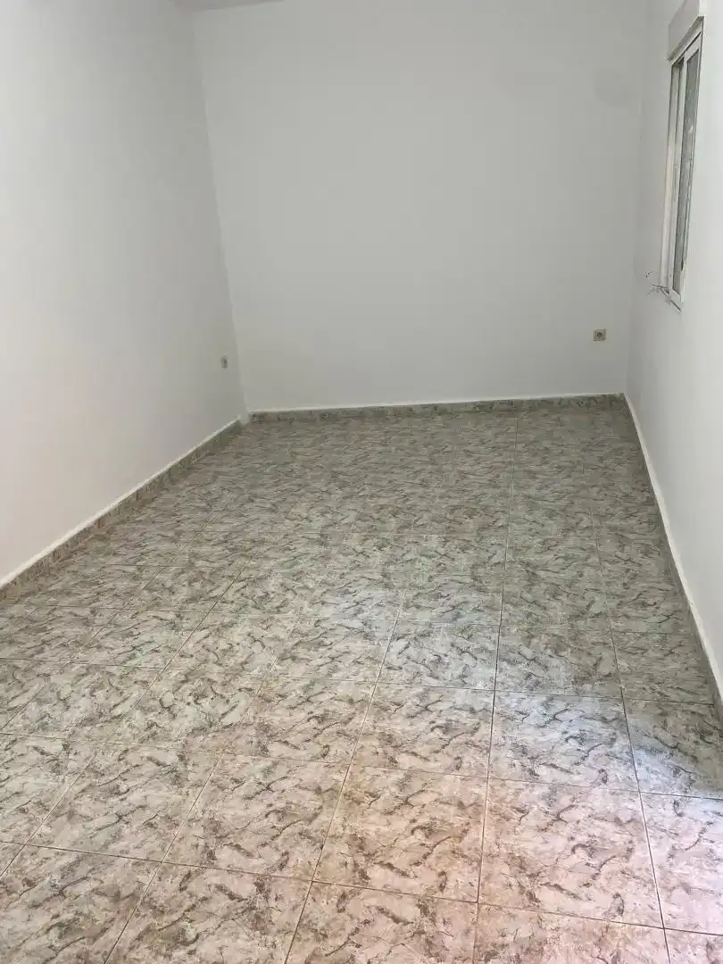 Erdgeschoss zum Verkauf in Ceuta mit Abstellraum