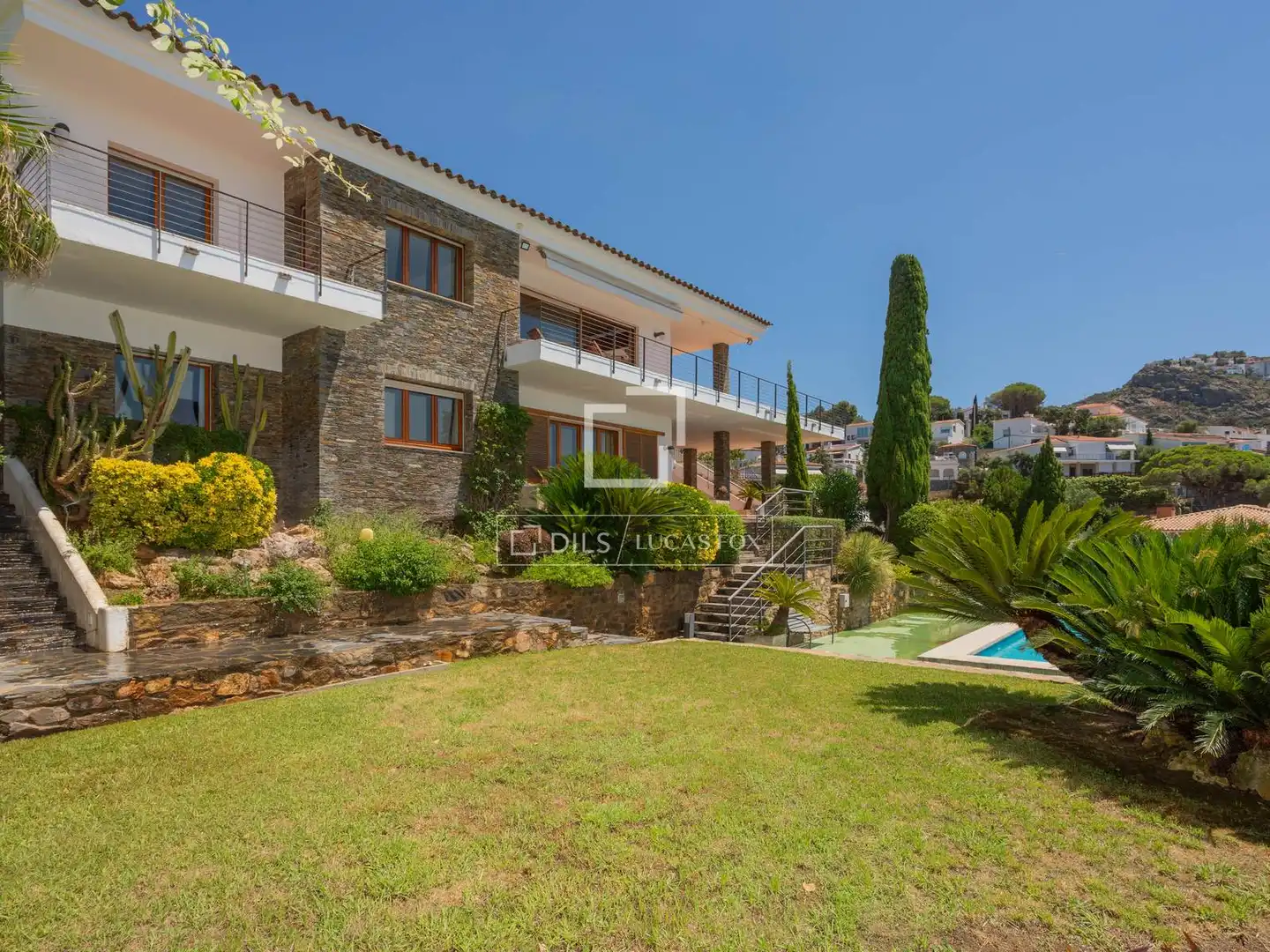 Vista exterior de Casa o xalet en venda en Roses amb Aire condicionat, Calefacció i Jardí privat