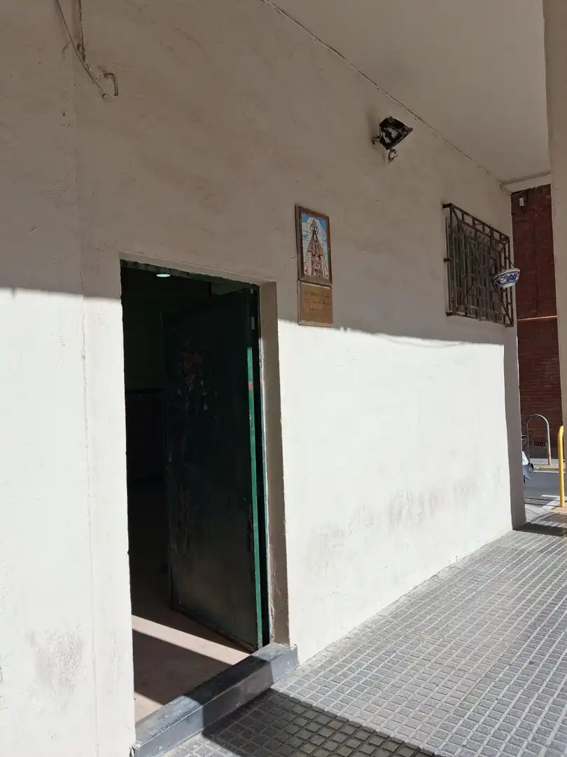 Vista exterior de Local de lloguer en Cádiz