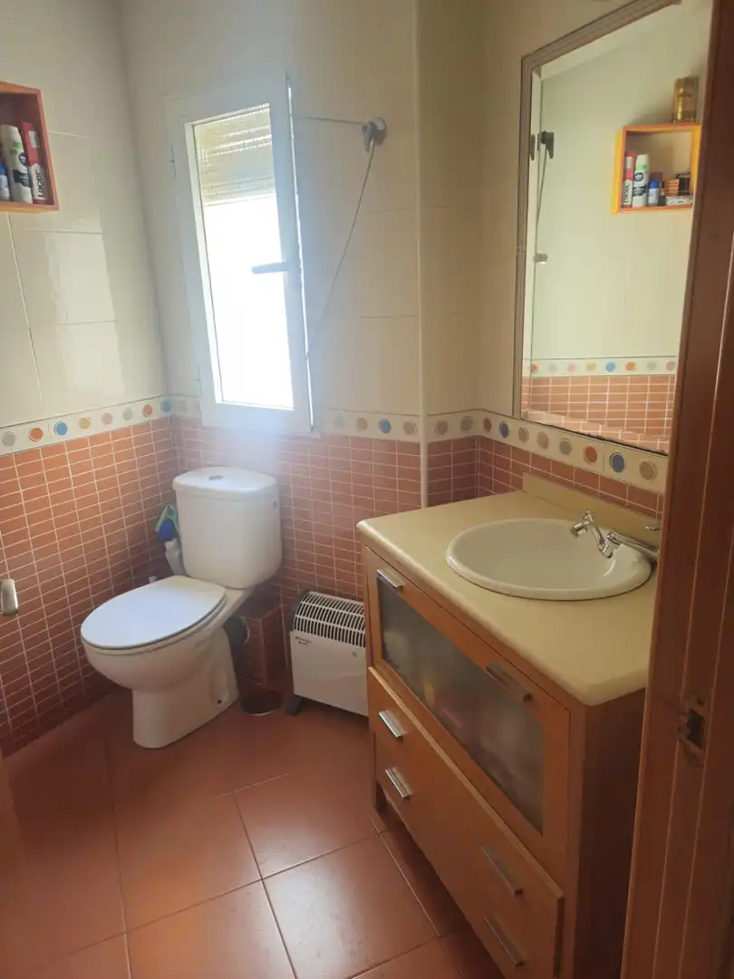 Badezimmer von Wohnung zum Verkauf in Málaga mit Klimaanlage und Abstellraum