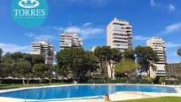 Vista exterior de Pis en venda en Torremolinos amb Aire condicionat i Terrassa