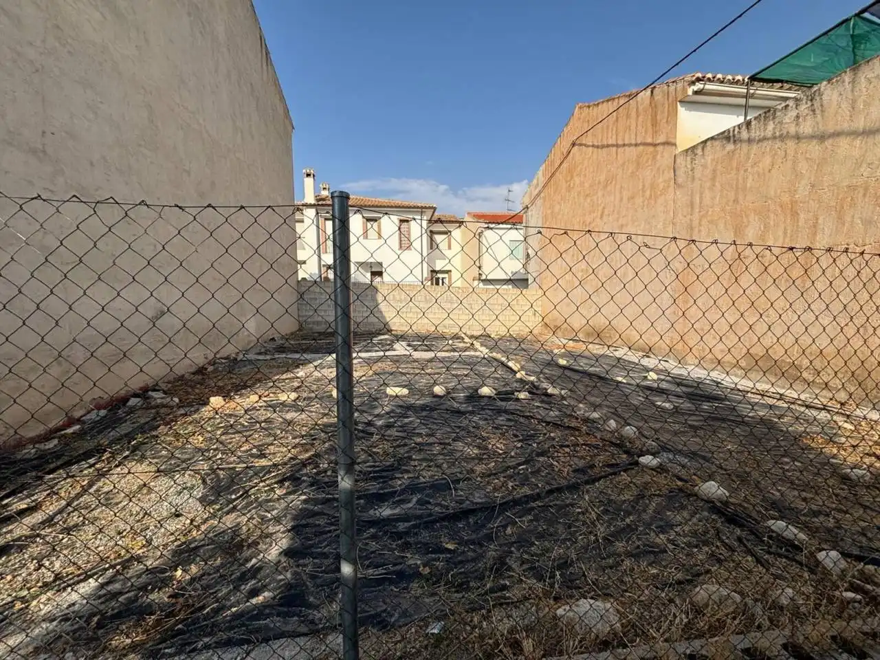 Terreno industrial en venta en Baza