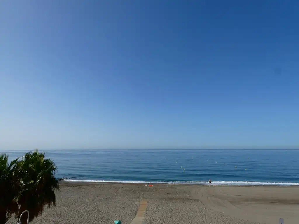 Exterior view of Attic for sale in Vélez-Málaga  with Air Conditioner, Furnished and Balcony