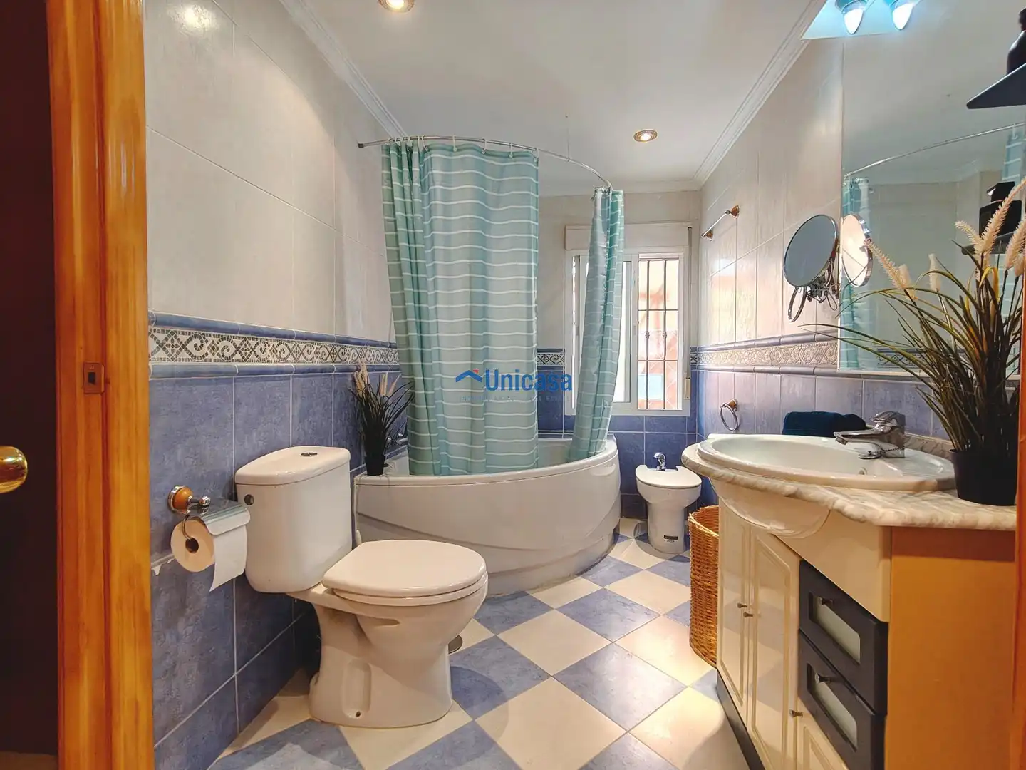 Baño de Piso en venta en Málaga con Aire acondicionado