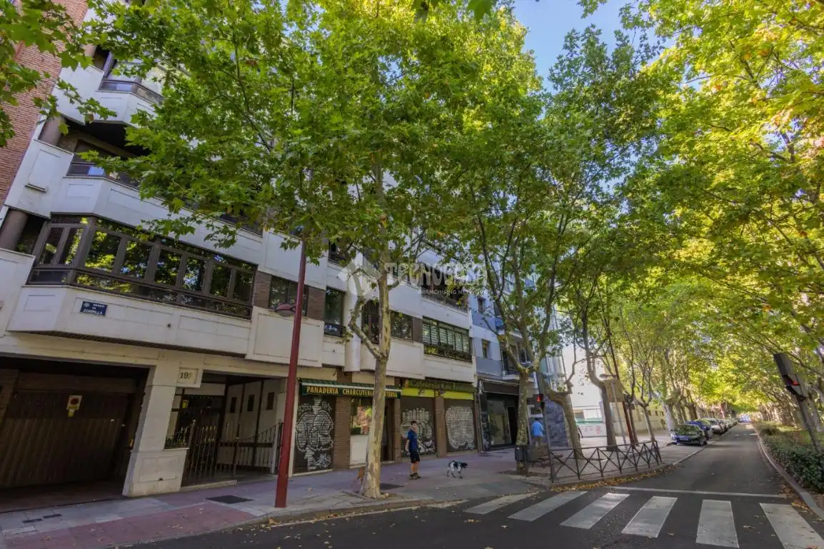 Vista exterior de Pis en venda en Cuatro de Marzo