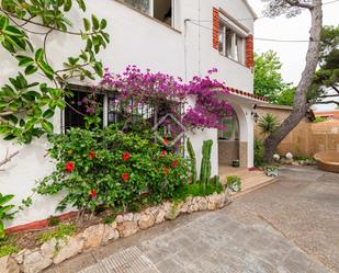 Jardí de Casa o xalet en venda en Castelldefels amb Jardí privat
