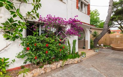 Jardí de Casa o xalet en venda en Castelldefels