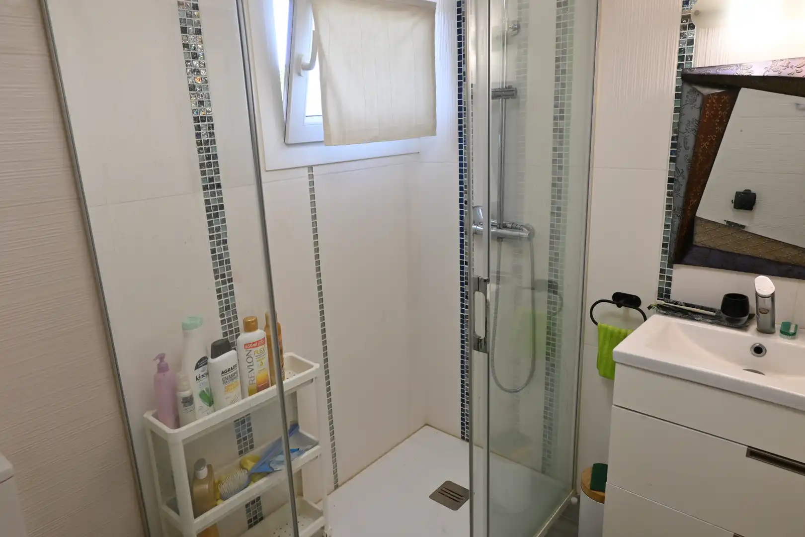 Bany de Casa o xalet en venda en Las Gabias amb Jardí privat, Terrassa i Traster