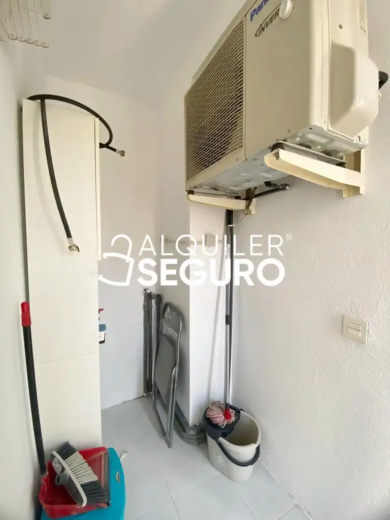 Parking of Flat for rent in Madrid  with Air Conditioner, Heating and Terrace