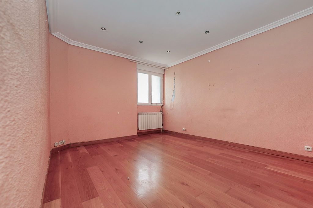 Single-family semi-detached for sale in C/ Valdizarbe