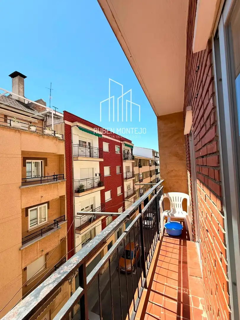 Vista exterior de Piso de alquiler en Salamanca con Calefacción, Parquet y Terraza