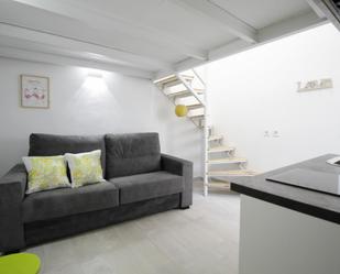 Study to rent in Zofio