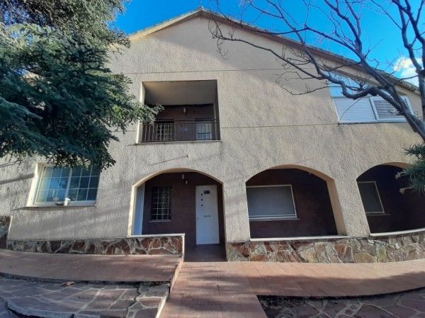 House or chalet for sale in C/ Tarragona, Palau-solità i Plegamans