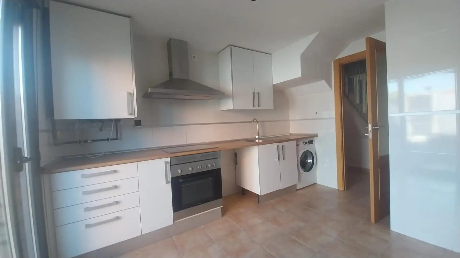 Cocina de Casa adosada en venta en Tudela de Duero con Calefacción y Jardín privado