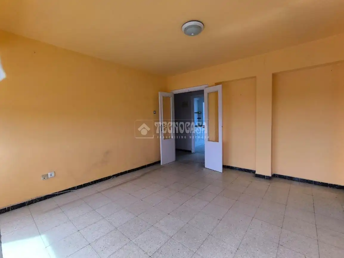 Habitación de Piso en venta en Huelva con Balcón