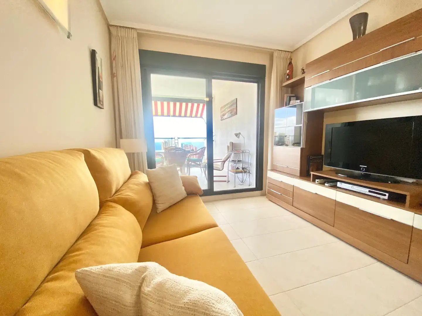Sala de estar de Apartamento de alquiler en Benidorm con Aire acondicionado, Calefacción y Terraza