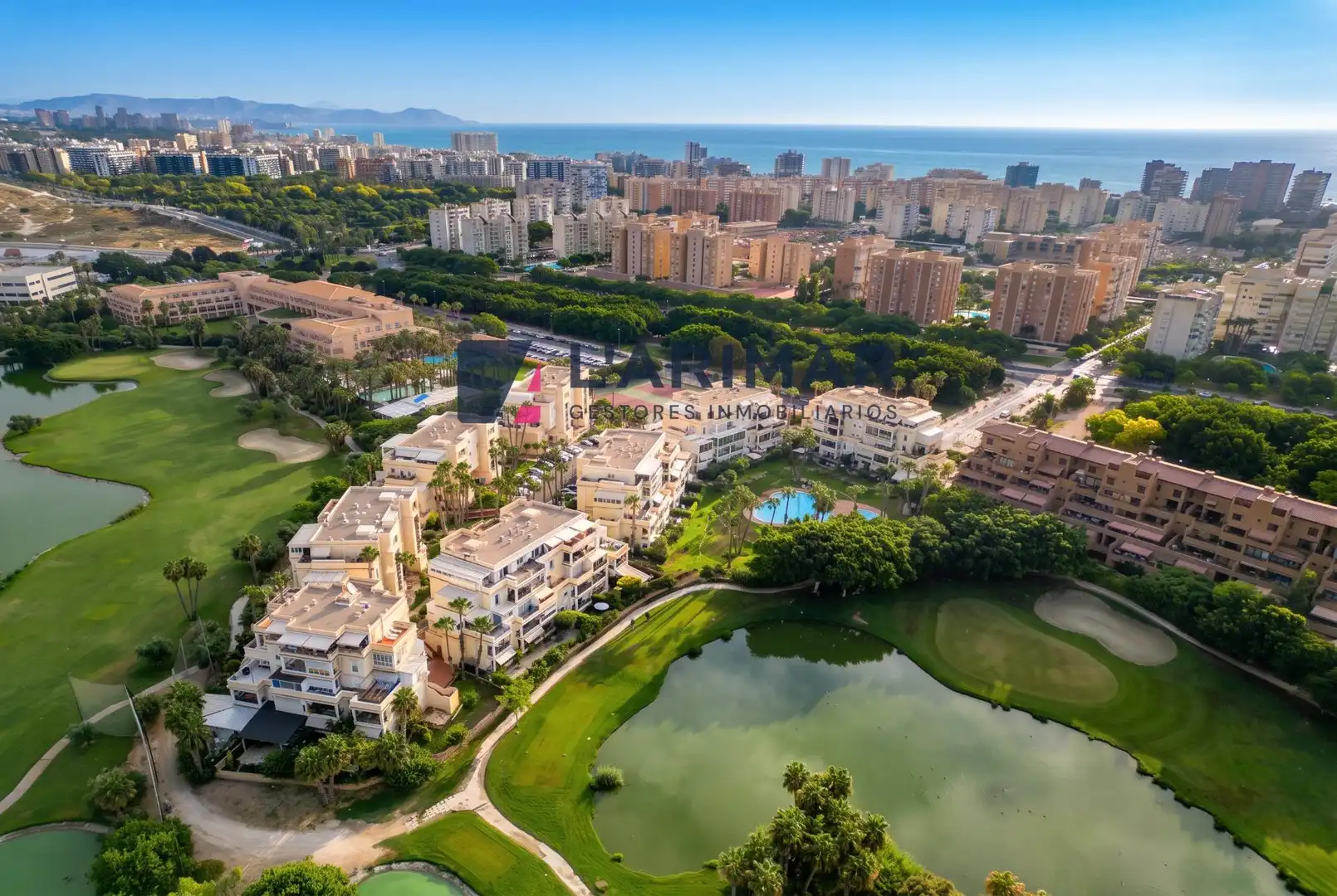 Vista exterior de Planta baixa en venda en Alicante / Alacant amb Terrassa i Piscina comunitària