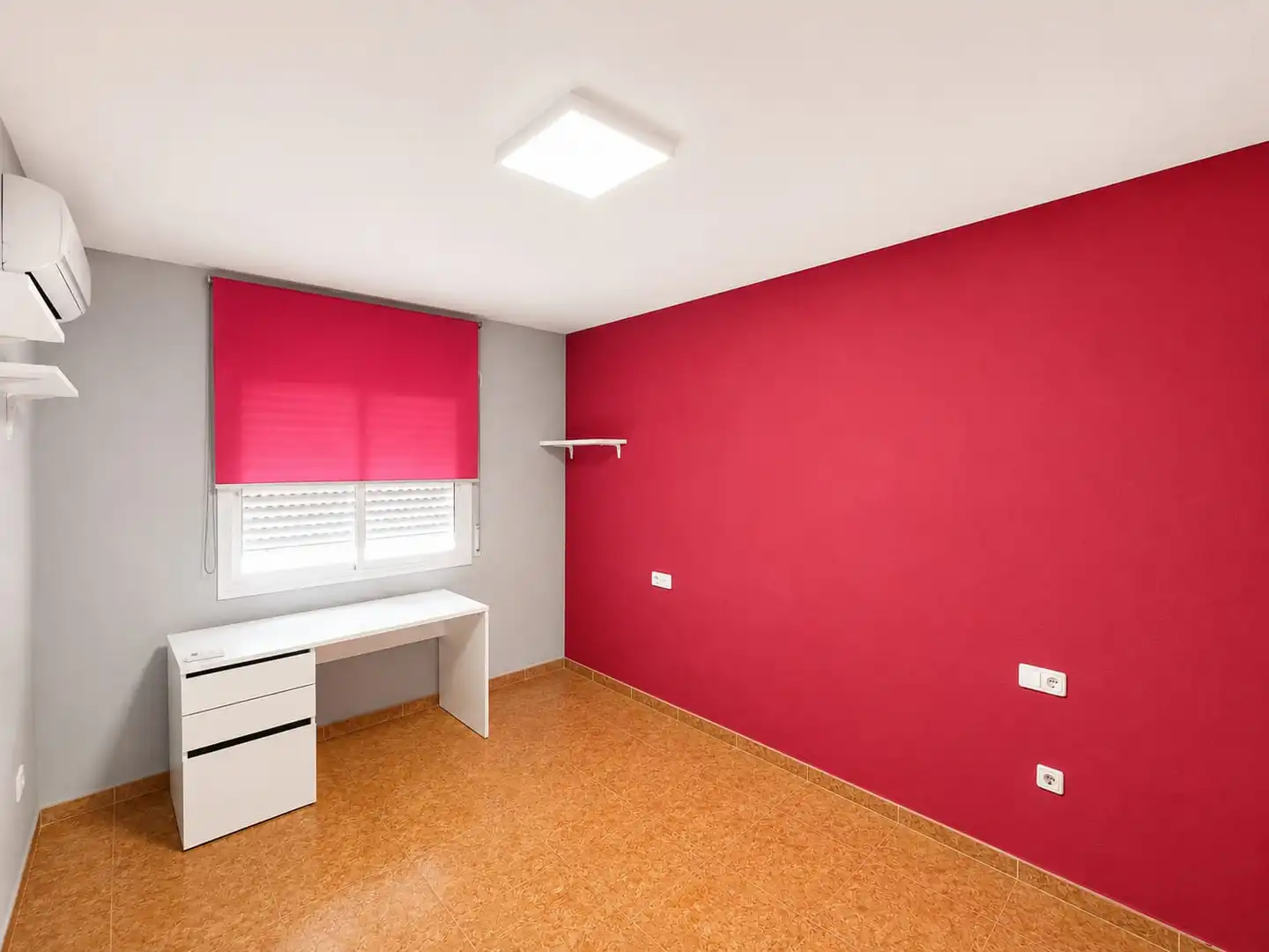 Habitación de Casa adosada en venta en Mont-roig del Camp con Aire acondicionado, Terraza y Amueblado