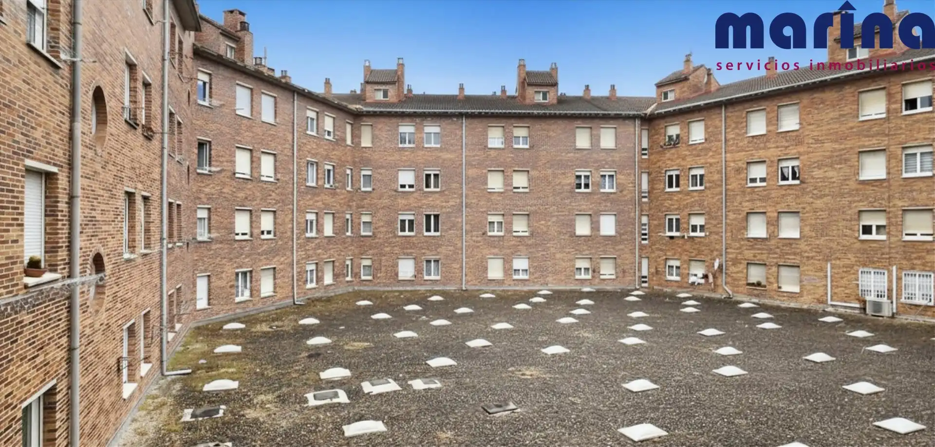 Exterior view of Flat for sale in  Pamplona / Iruña  with Heating, Parquet flooring and Storage room