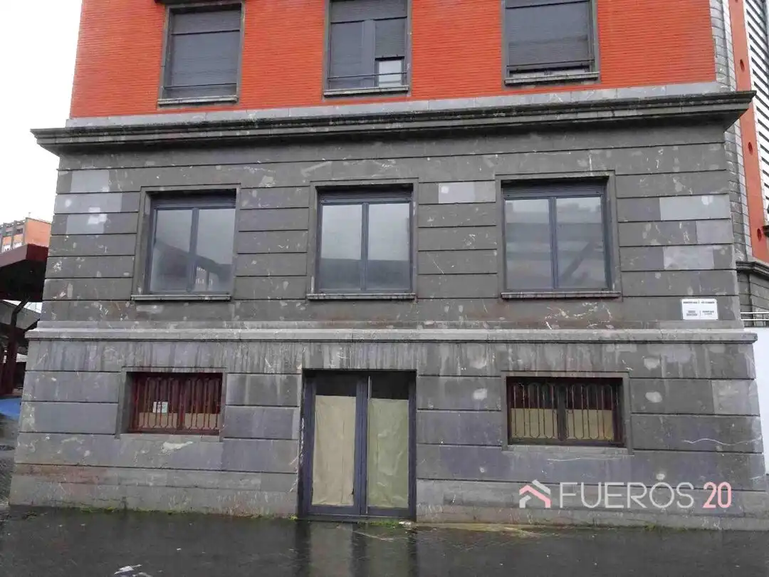 Vista exterior de Local en venda en Barakaldo 