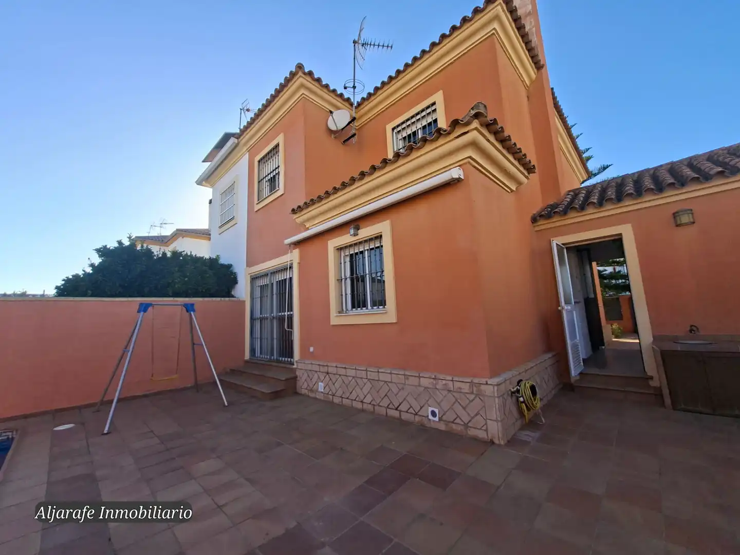 Garden of Detached homes for sale in Espartinas  with Air Conditioner, Heating and Private garden