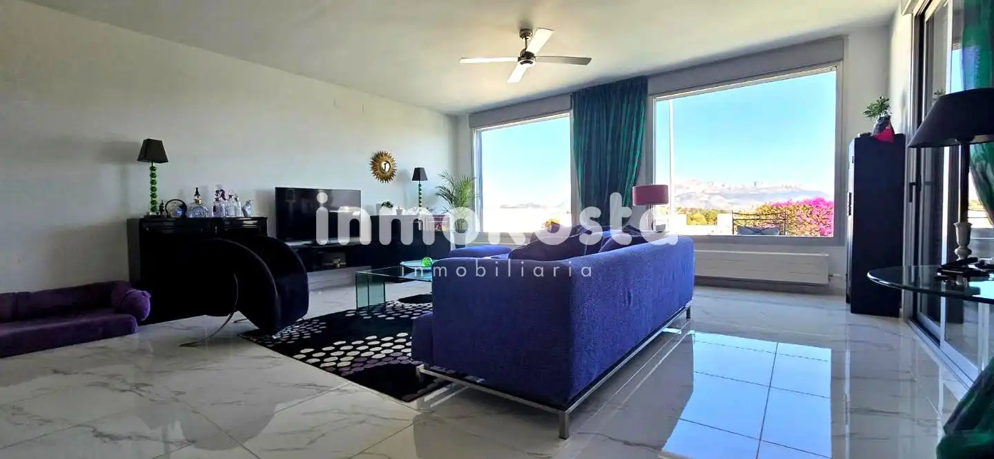 Sala d'estar de Casa o xalet en venda en Polop amb Aire condicionat, Calefacció i Jardí privat