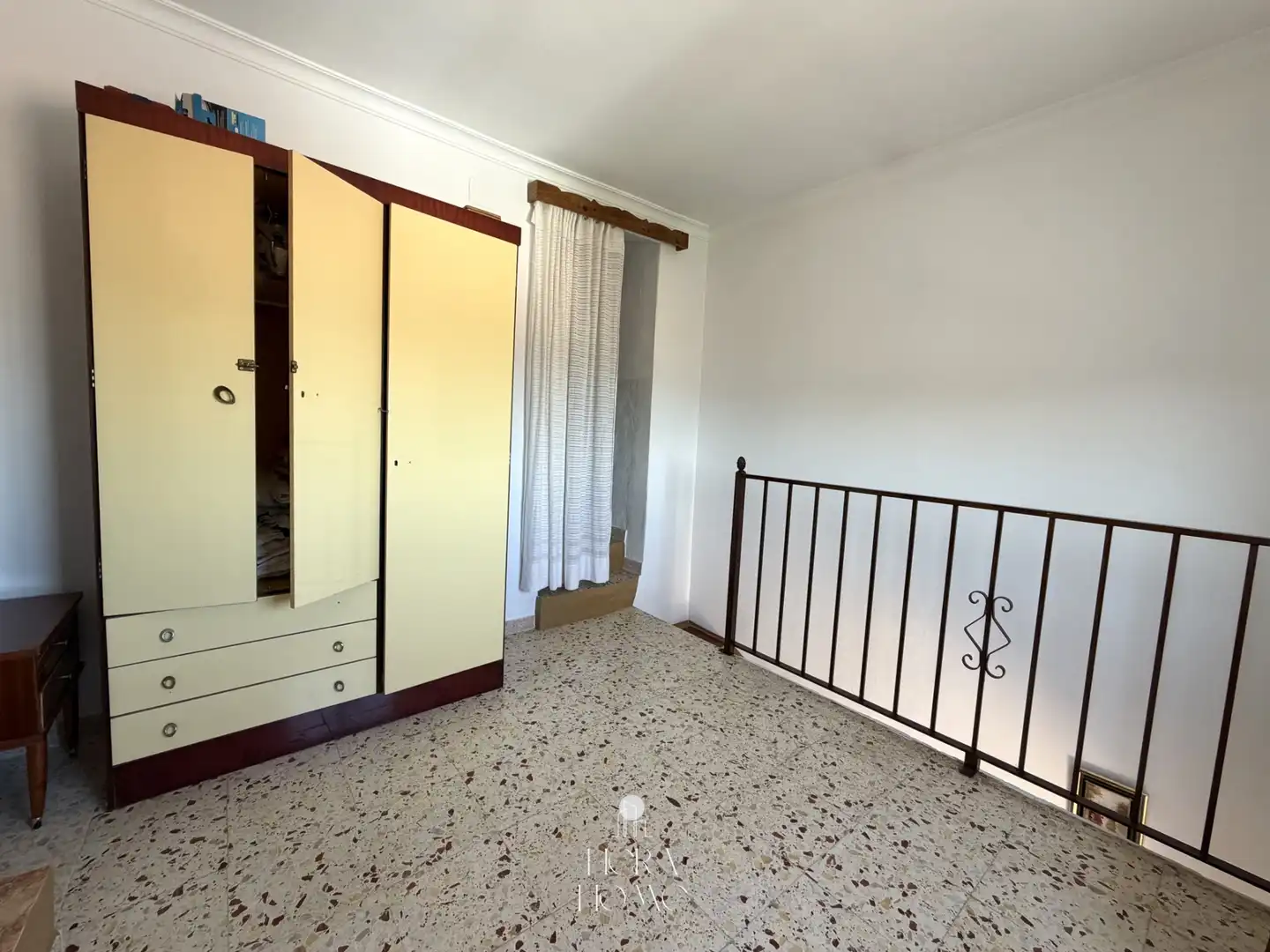 Dormitori de Casa adosada en venda en Ardales amb Jardí privat i Moblat