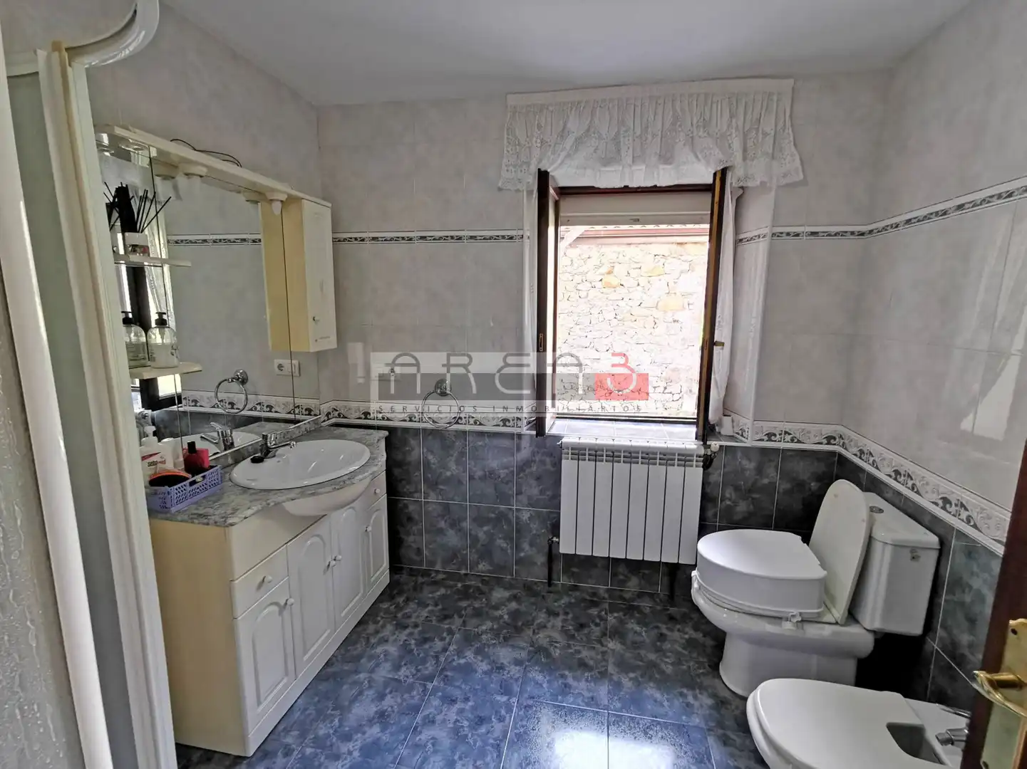 Casa adosada en venta en Isequilla - BARRIO ISEQUILLA, 9, Liendo