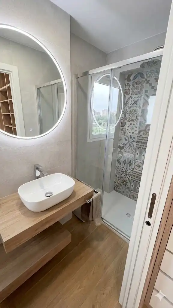 Baño de Piso en venta en Madrid con Calefacción, Terraza y Trastero