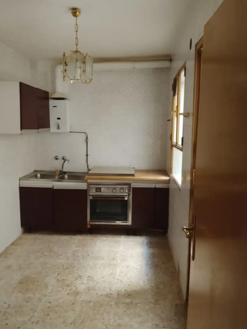 Kitchen of Houses for sale in Candeleda