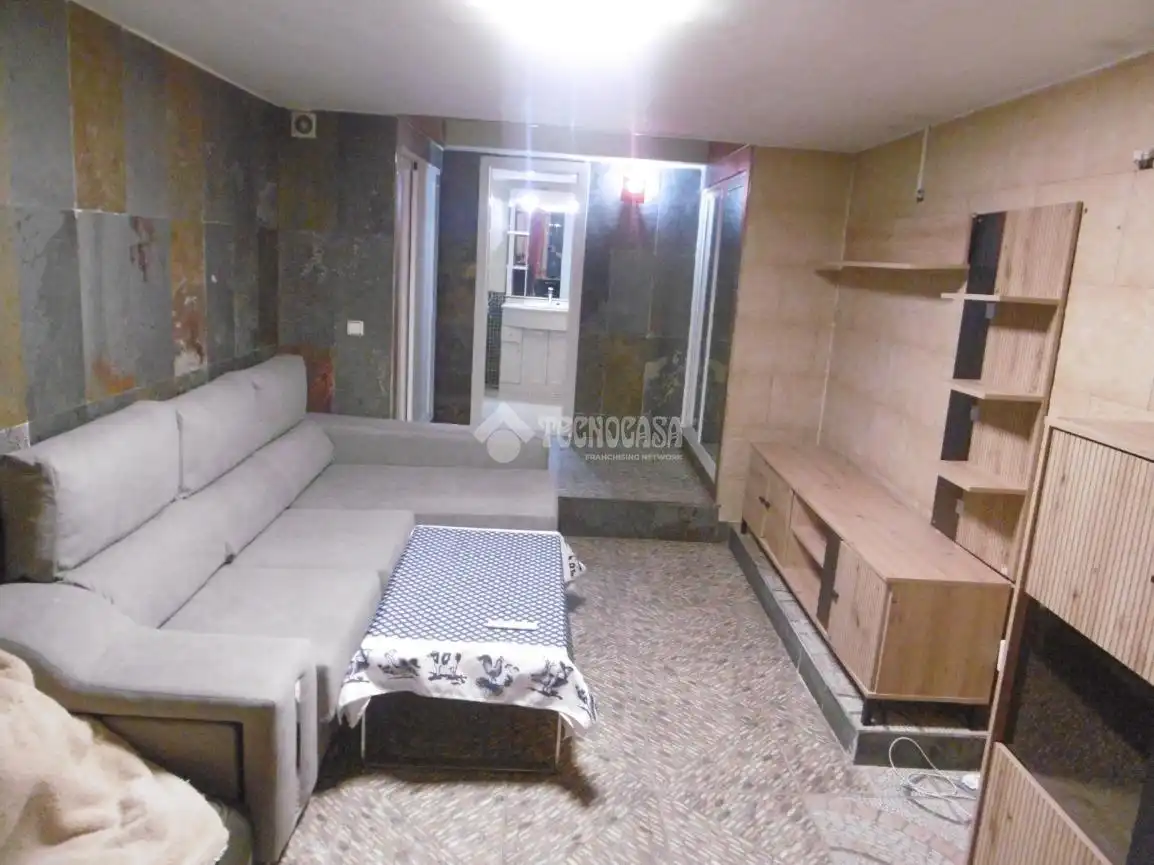 Flat for rent in Madrid  with Air Conditioner and Furnished