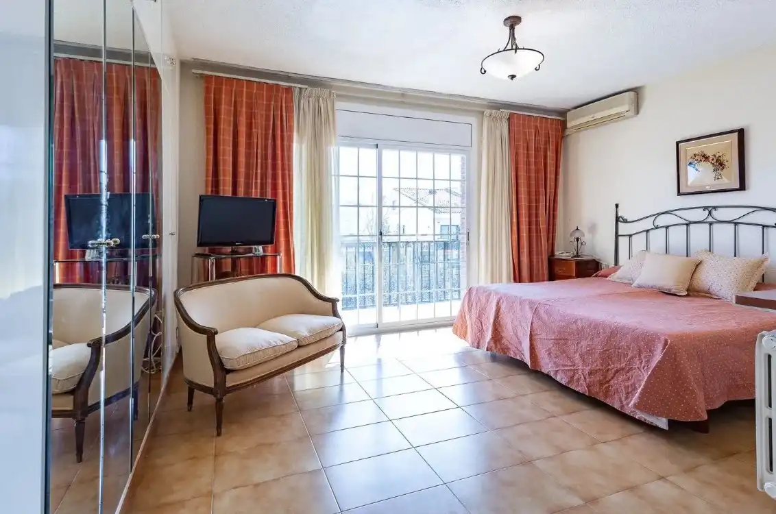 Maison avec jardin à vendre à Carrer Mestre Amadeu Vives, imagen 8