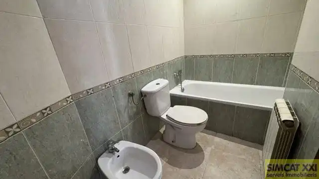 Baño de Piso en venta en Figueres con Aire acondicionado, Calefacción y Trastero