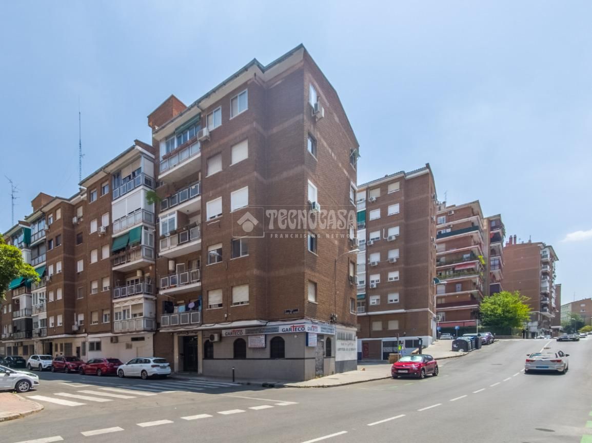 Exterior view of Flat for sale in  Madrid Capital  with Air Conditioner, Heating and Parquet flooring