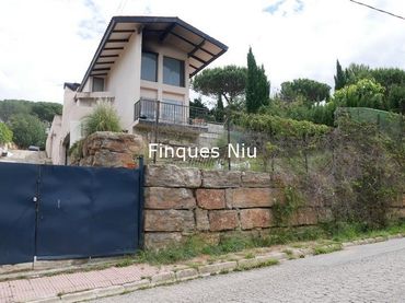 Xalet amb piscina en venda a Carrer Sant Jaume 373