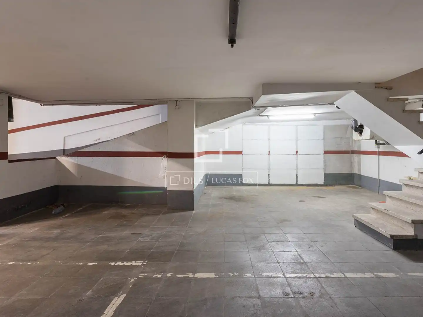 Aparcament de Àtic en venda en Barcelona amb Terrassa, Piscina i Balcó