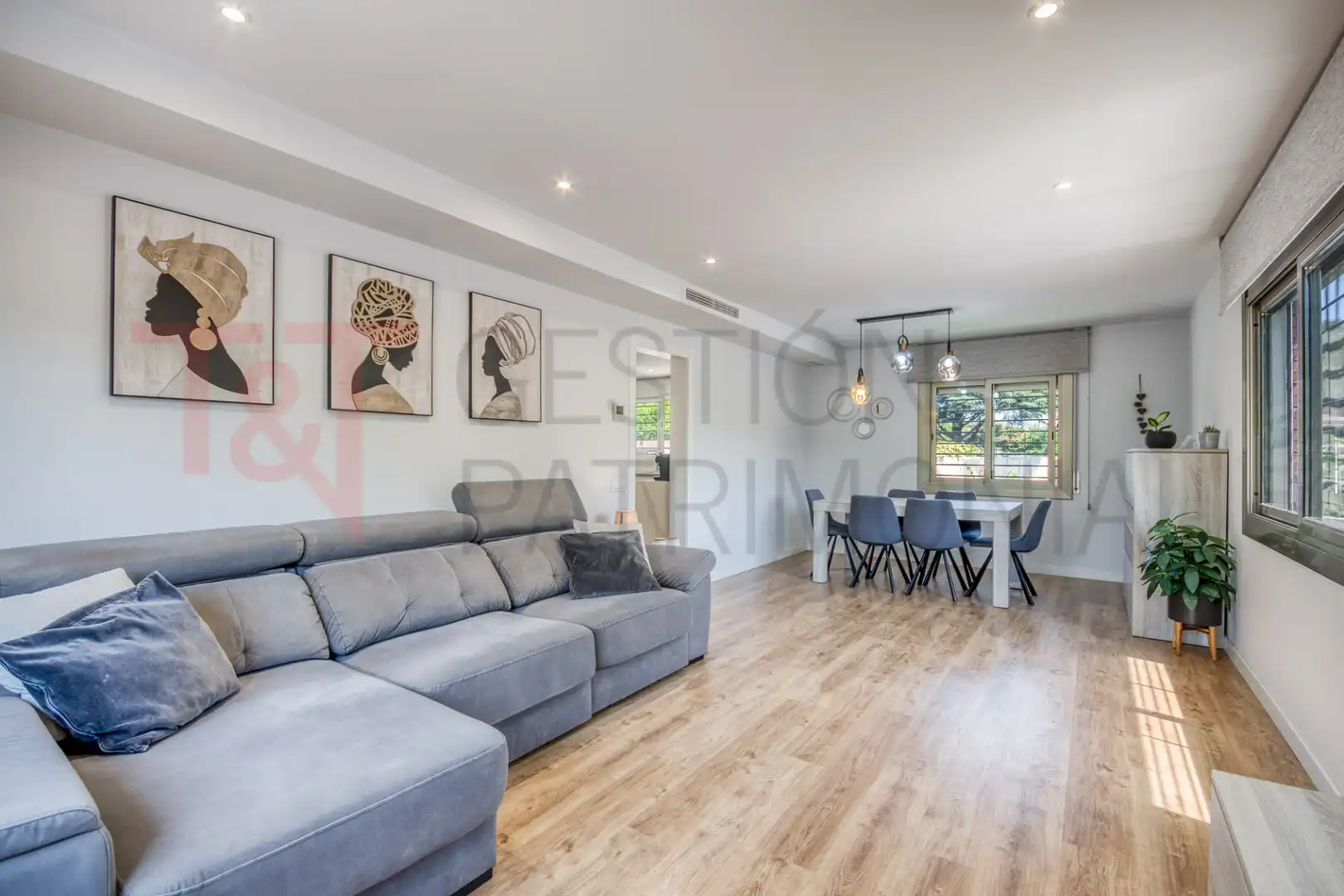 Sala de estar de Casa o chalet en venta en Cerdanyola del Vallès con Aire acondicionado, Calefacción y Terraza