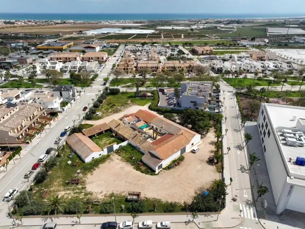 Vista exterior de Casa o xalet en venda en Pilar de la Horadada amb Jardí privat i Piscina