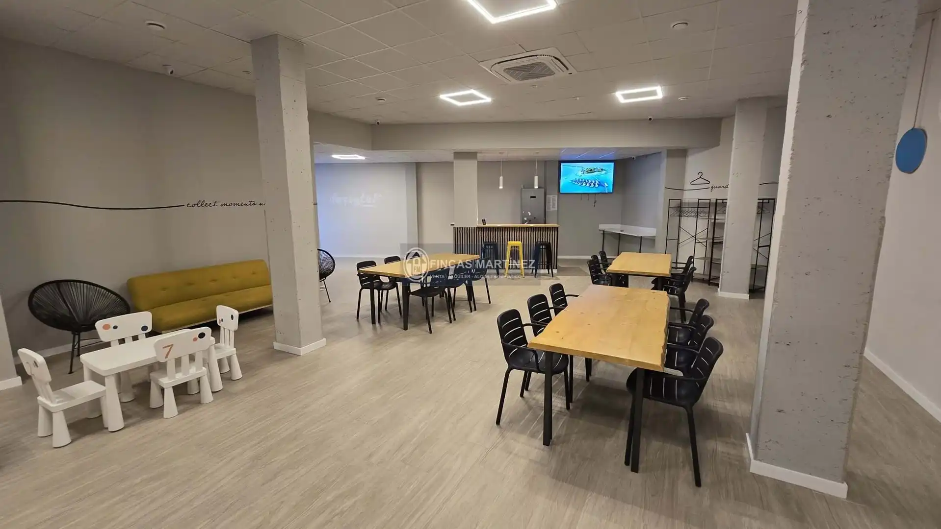 Business premises to rent in calle foix numero