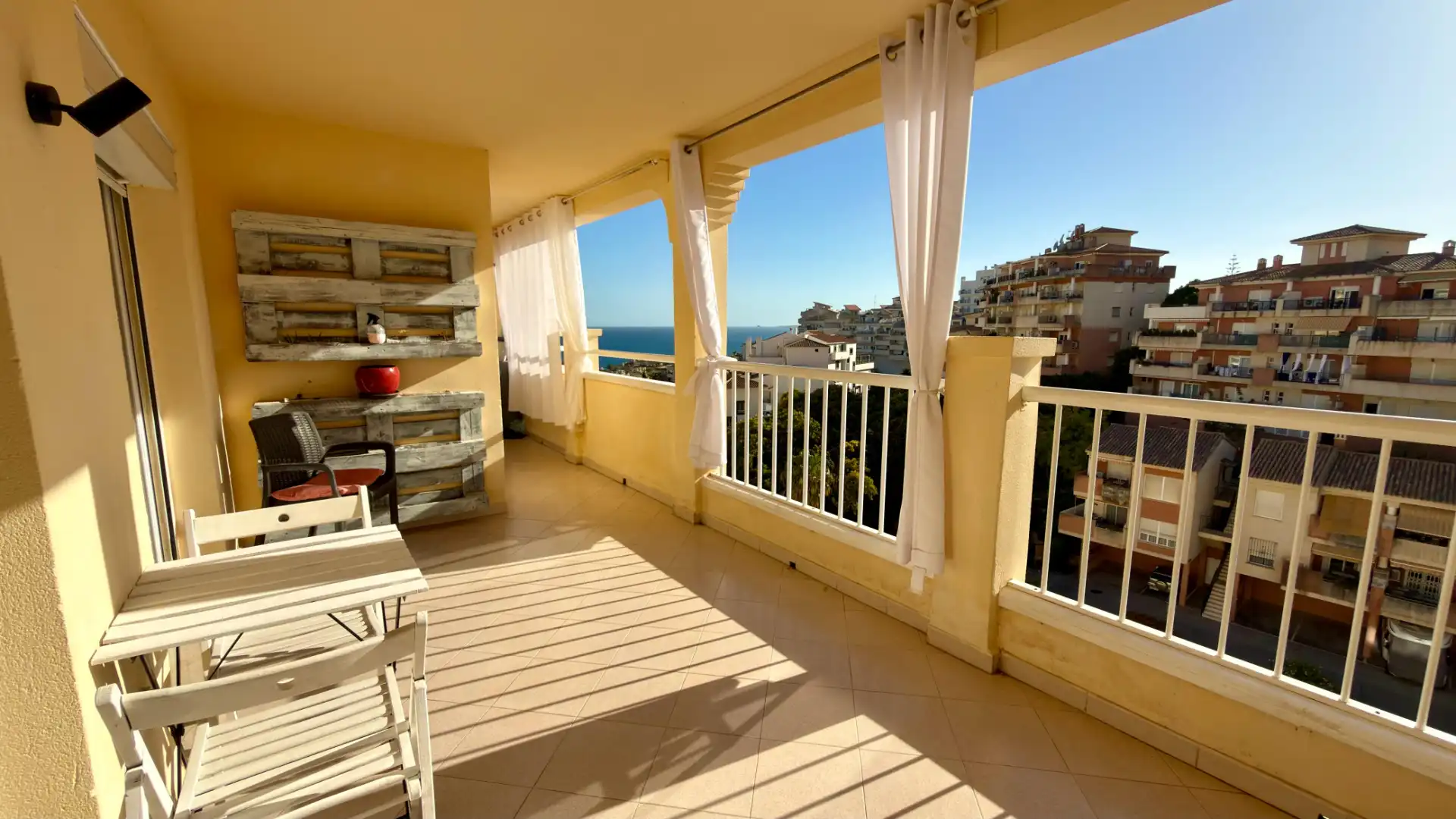Apartment with pool for sale in Calle Ancla 71