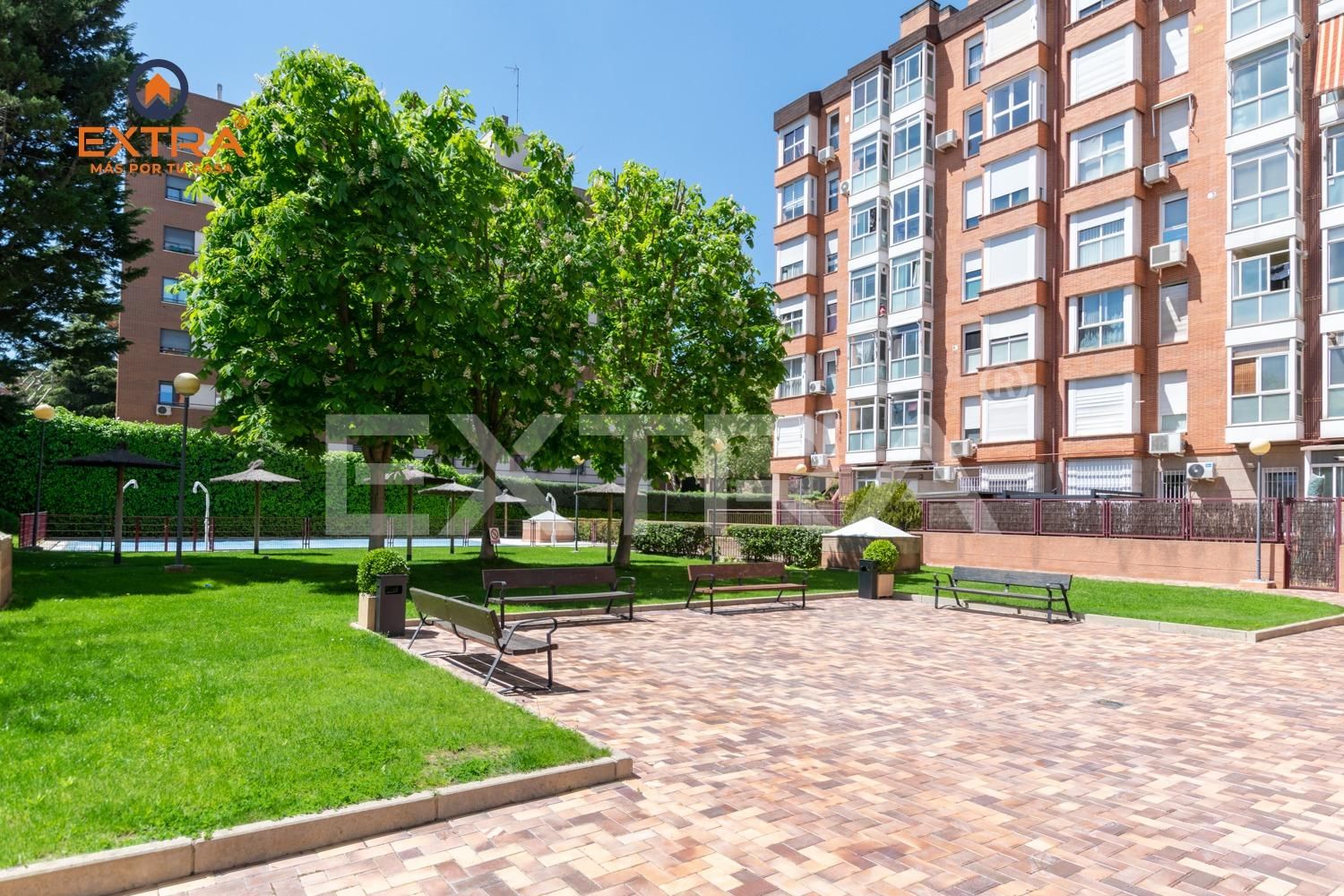 Exterior view of Flat for sale in  Madrid Capital  with Heating, Private garden and Parquet flooring