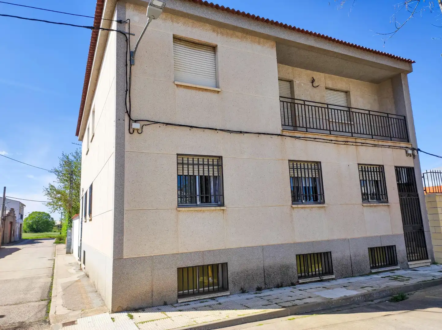 Exterior view of Flat for sale in Argamasilla de Calatrava  with Air Conditioner, Heating and Storage room