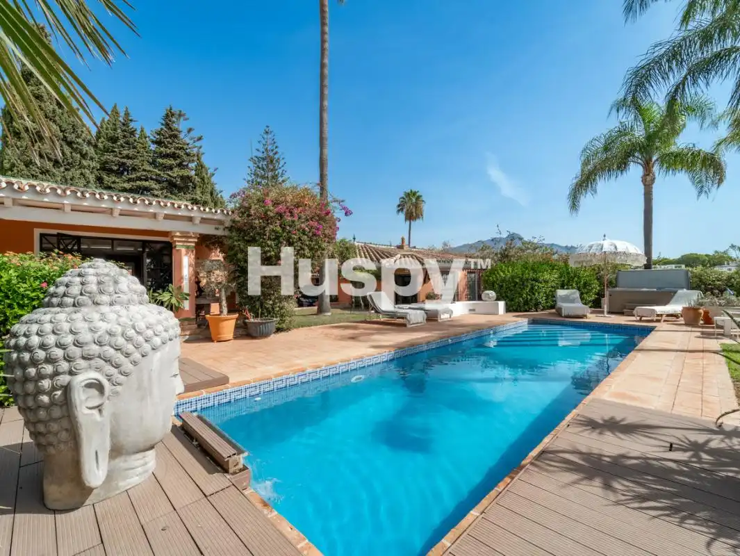 House with pool to rent in Urbanizacion Horno de la Miera, imagen 2