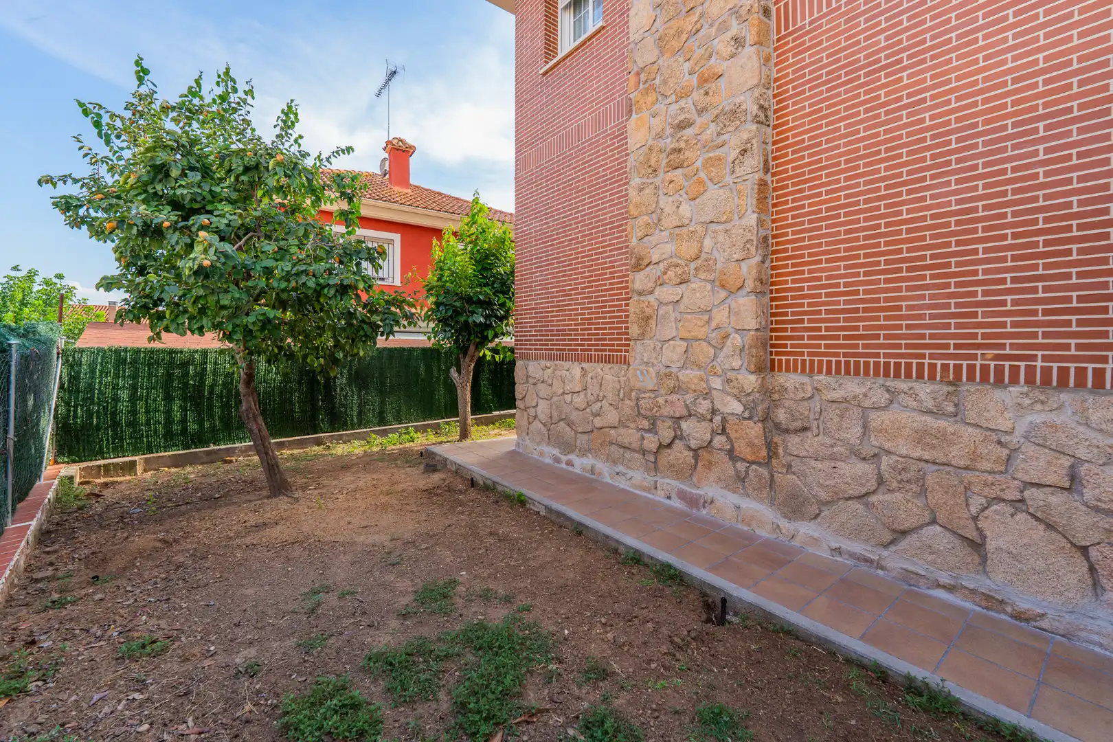 Exterior view of Houses for sale in San Agustín del Guadalix  with Air Conditioner, Heating and Private garden