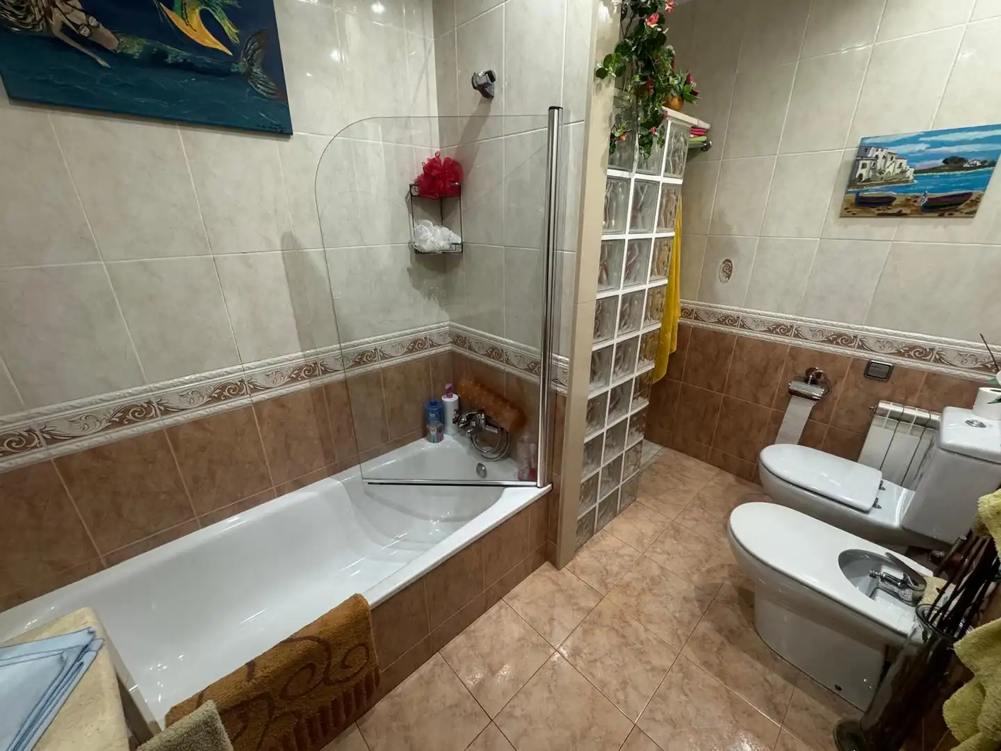 Baño de Casa o chalet en venta en Corbera de Llobregat con Calefacción, Jardín privado y Terraza