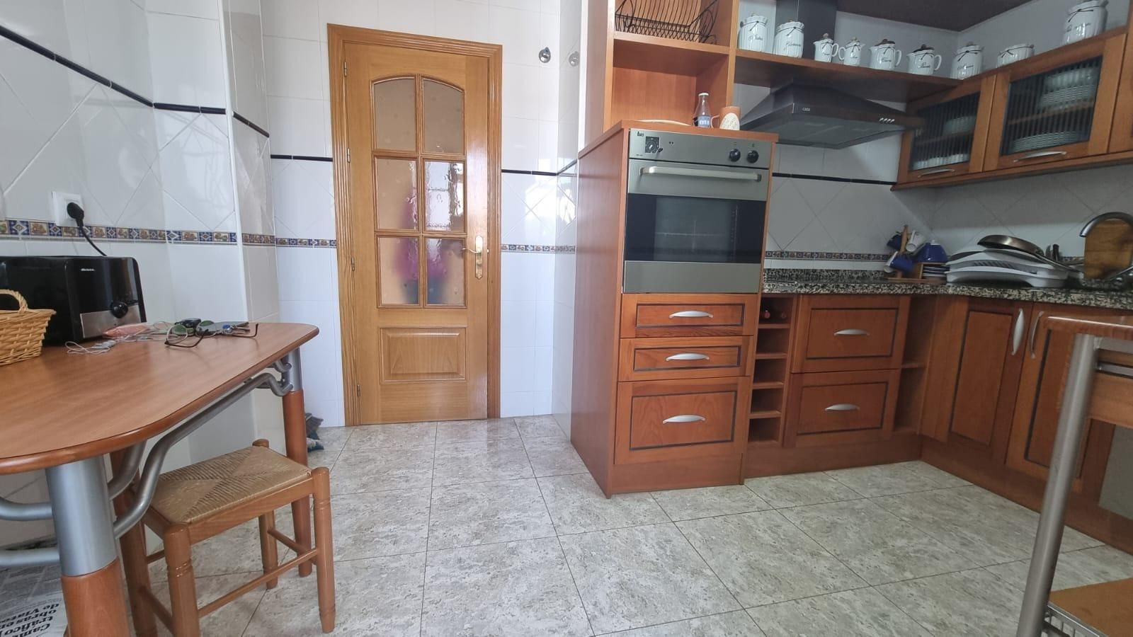 Cuina de Apartament en venda en Roquetas de Mar amb Terrassa
