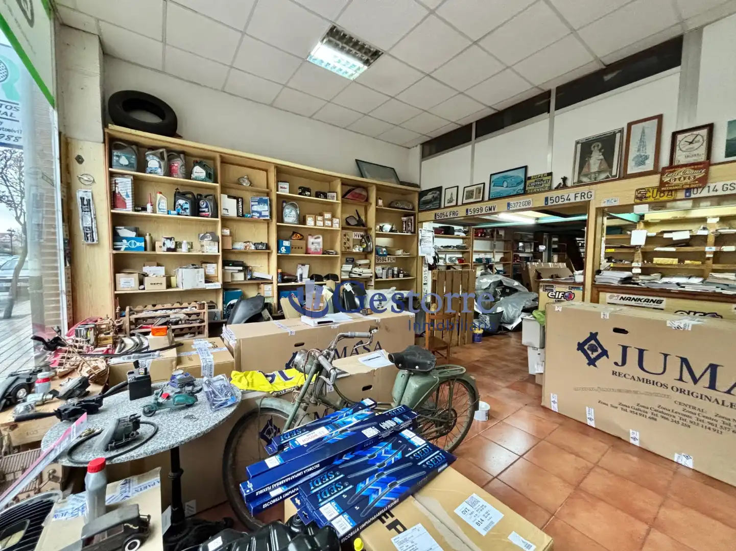 Local en venta en Oviedo 