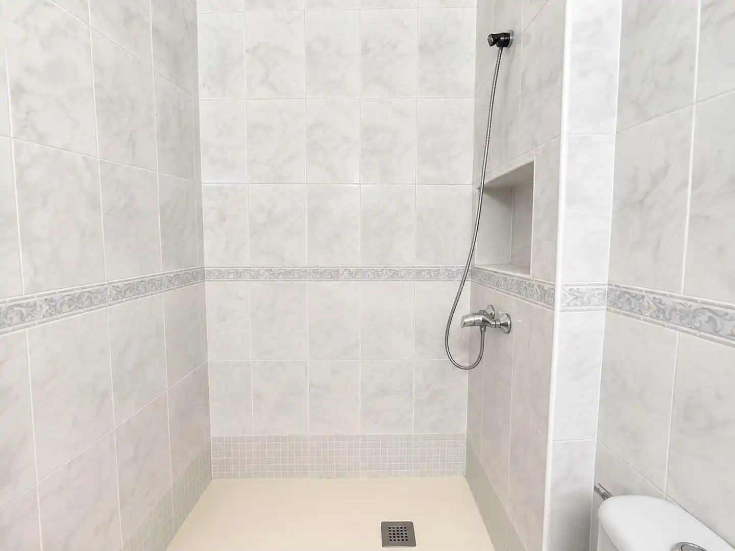Bathroom of Flat for sale in Málaga  with Air Conditioner