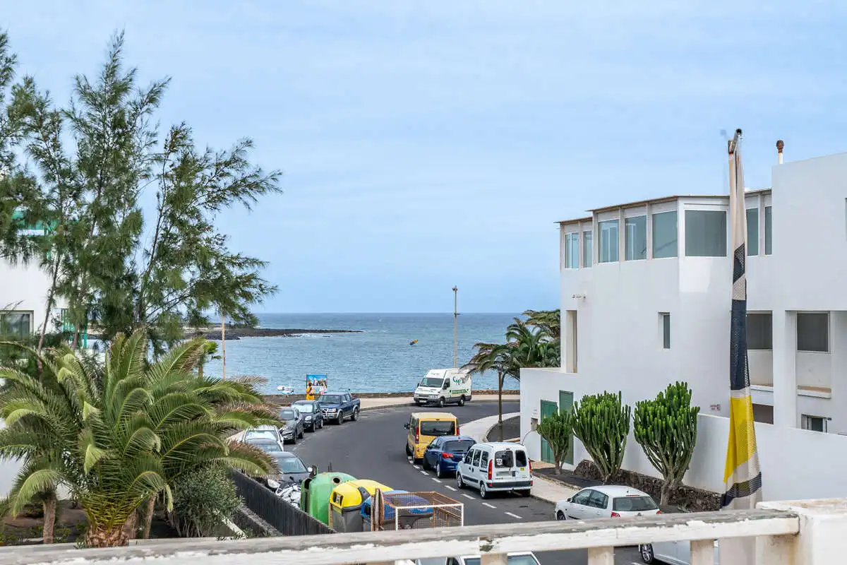 Außenansicht von Geschaftsraum zum Verkauf in Teguise mit Terrasse